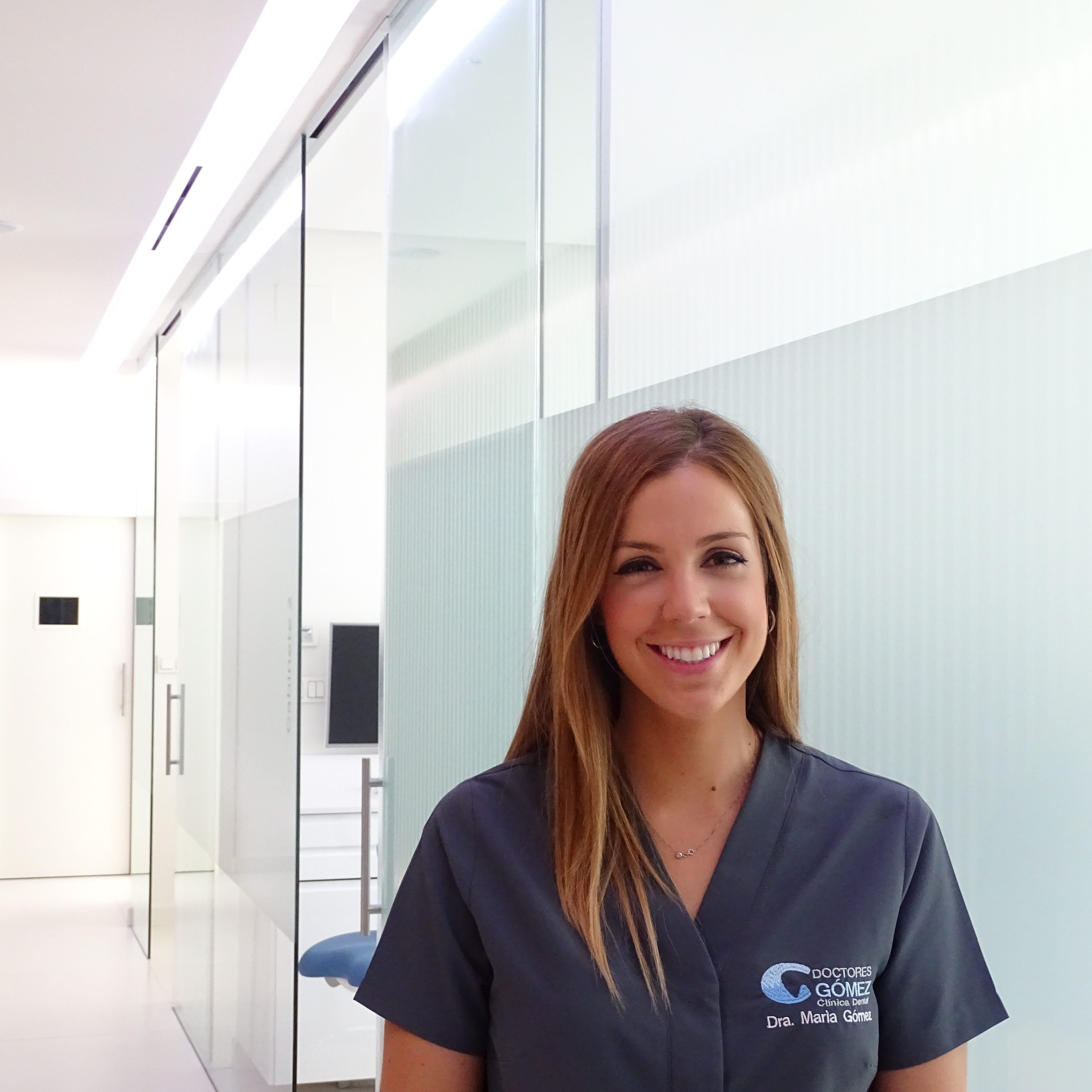 Dra. María Gómez Valverde | Clínica Dental Doctores Gómez